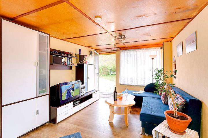 Bungalow für 4 Personen, mit Terrasse und Garten in Stralsund - 2