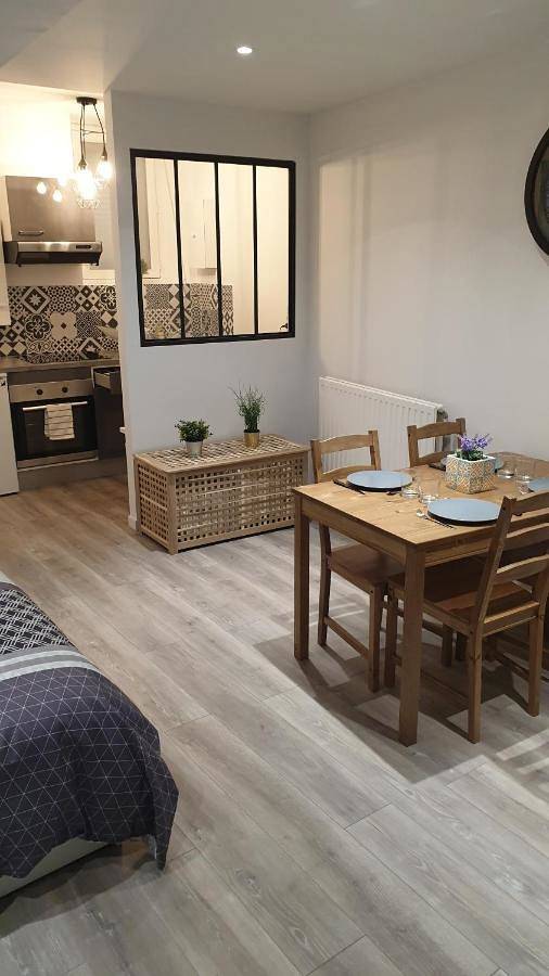 Appartement entier, Inobello proche Chateau Chantilly Parc Asterix in Vineuil-Saint-Firmin, Oise