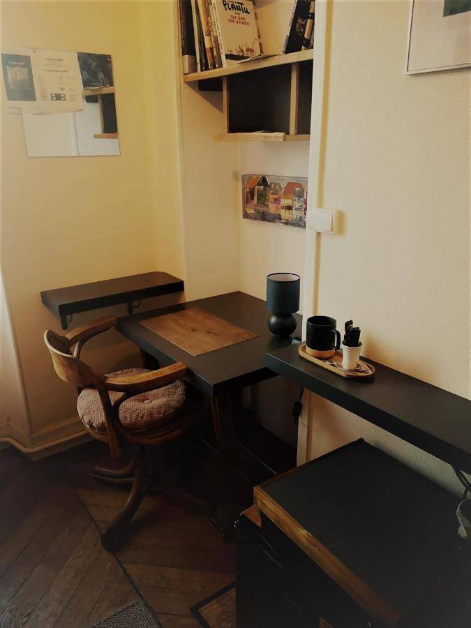 Appartement de vacances entier, Double Room with Private Bathroom in Argenton-sur-Creuse, Région de Châteauroux