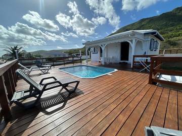 Cottage pour 5 personnes, avec balcon ainsi que vue et piscine à La Désirade (île)