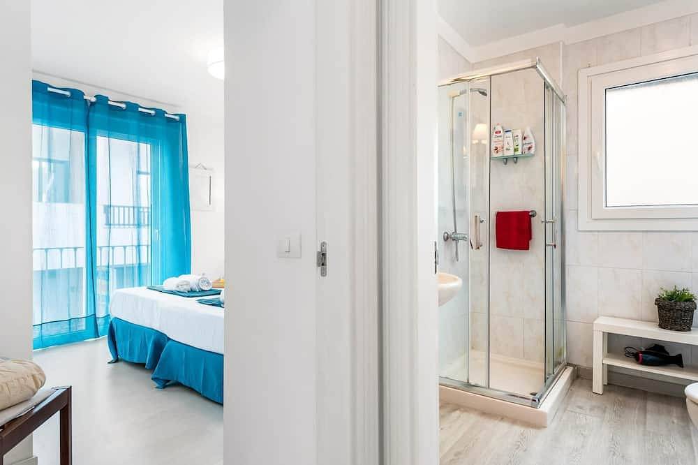 Entire apartment, Tijeritas near beach and center! Wifi and A/C 205 in Los Cristianos, Arona