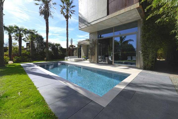 Casa rural para 8 personas, con piscina y sauna además de jardín y vistas en San Sebastián