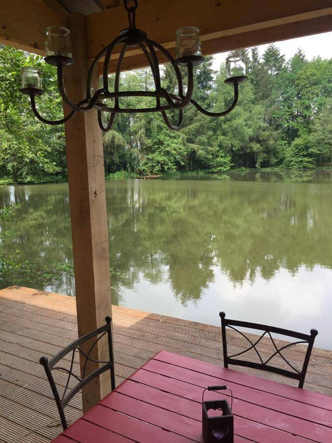 Location de vacances pour 4 personnes, avec Terrasse ainsi que Vue sur le lac et Vue à Saint-Priest-les-Fougères - 4