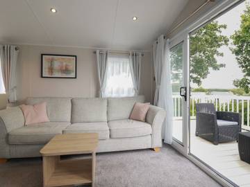 Caravan for 4 People in Cornwall, South West England, Photo 2
