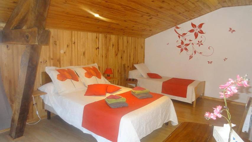 Location de vacances pour 3 personnes, avec terrasse et jardin à Augy-sur-Aubois - 4
