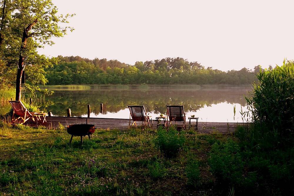 Ganze Wohnung, Direkt am See! - viel Platz für Familie & Freunde - modern & exklusiv in Strasen, Wustrow (Mecklenburgische Seenplatte)