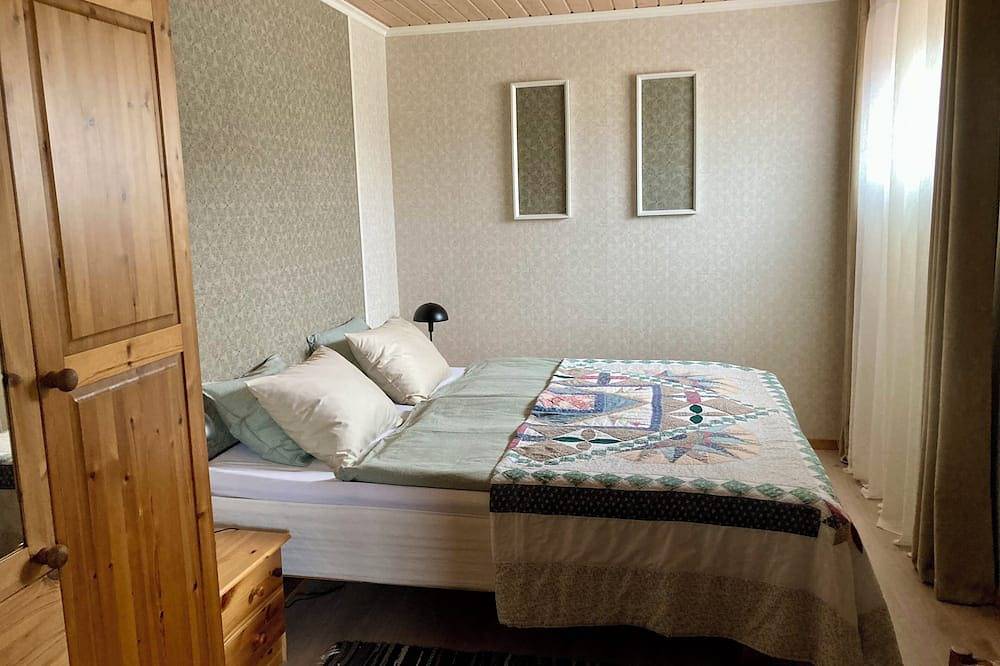 Ganze Wohnung, Sandve, spacious apartment, in quiet neighborhood. Sea view. in Karmøy