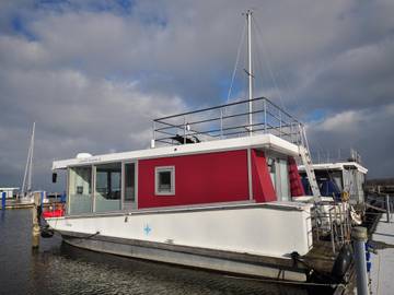 Hausboot für 2 Personen, mit Terrasse in Ribnitz-Damgarten