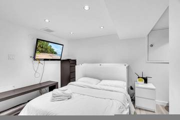 Vacation House for 3 Guests in Vancouver, British Columbia, Picture 4