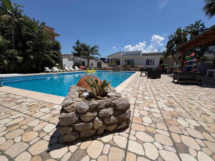 Appartamento per 8 persone, con Balcone e Terrazza nonché Giardino e Piscina a Villagrazia di Carini