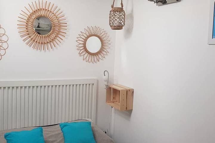 Location de vacances pour 5 personnes, avec jardin et terrasse dans Plage de la Madrague (Giens) - 2