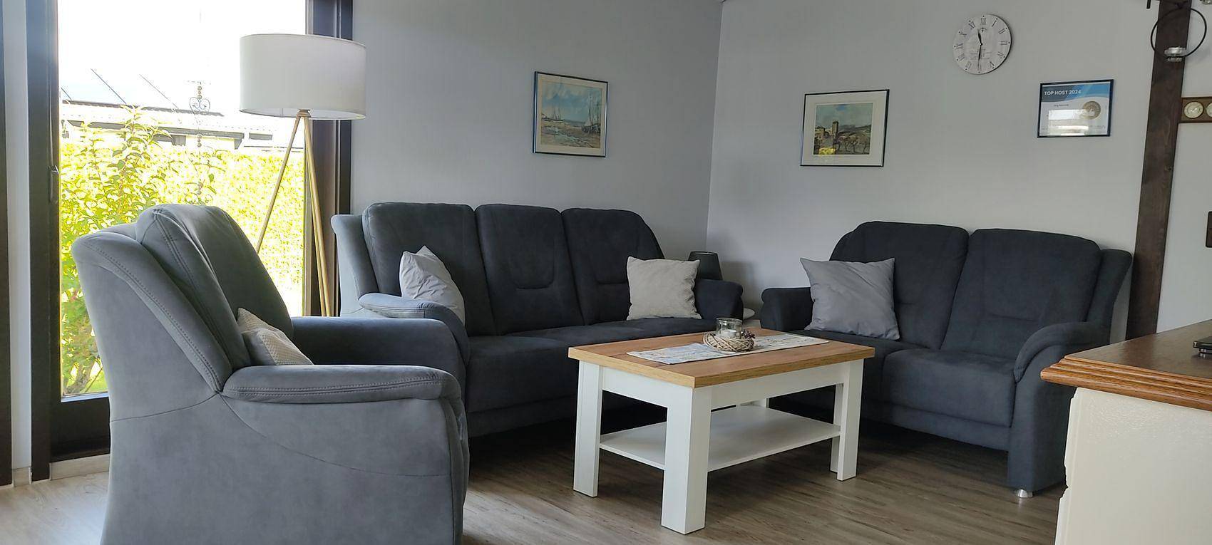 Schönes Ferienhaus Hundefreundlich in Strandnähe in Burhave, Butjadingen