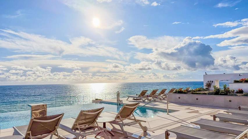 Hôtel pour 2 personnes, avec piscine ainsi que jacuzzi et terrasse