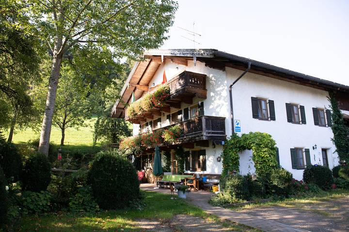 Bauernhaus für 4 Personen, mit Garten, kinderfreundlich in Alpenland Tegernsee Schliersee - 2