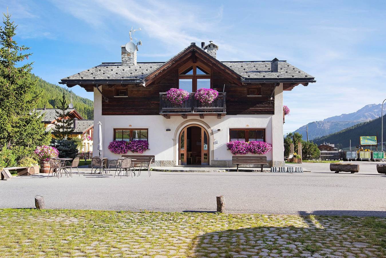 Ganze Wohnung, Ferienwohnung 'Stella Alpina Camping Stella Alpina' mit Bergblick, Gemeinschaftsgarten und Wlan in Livigno, Veltlin