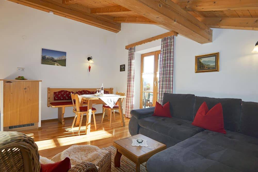Ganze Wohnung, Ferienwohnung Flieder für 2 Personen mit Balkon, Tv, Küchenzeile, 45 qm in Inzell, Bayerische Alpen