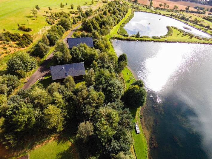 Holiday rental for 2 people, with garden and sauna as well as hot tub, child-friendly in Angus