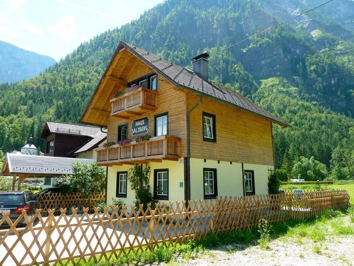 Ferienwohnung für 5 Personen, mit Balkon und Garten sowie Ausblick in Hallstatt