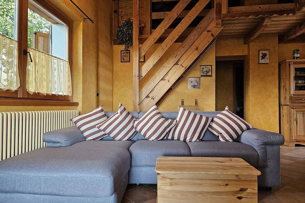 Chalet with wonderful lake view for max 5 people in Peglio en omgeving, Comomeer