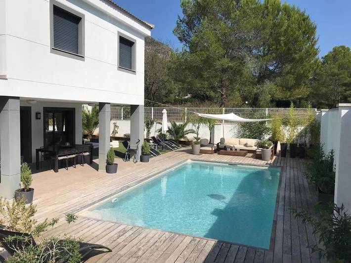 Villa pour 12 personnes, avec jardin ainsi que vue et piscine, animaux acceptés - 1