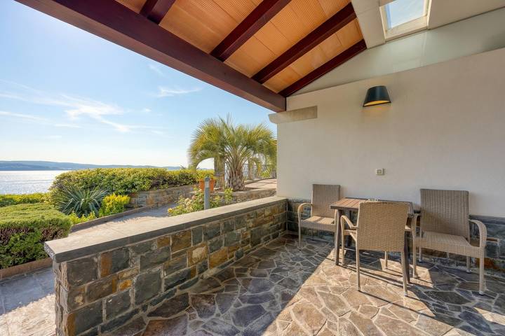 Gîte pour 2 personnes, avec piscine ainsi que vue sur l’océan et terrasse à Koper - 3