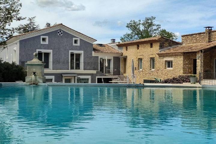 Maison de vacances pour 4 personnes, avec jardin ainsi que piscine et vue, animaux acceptés