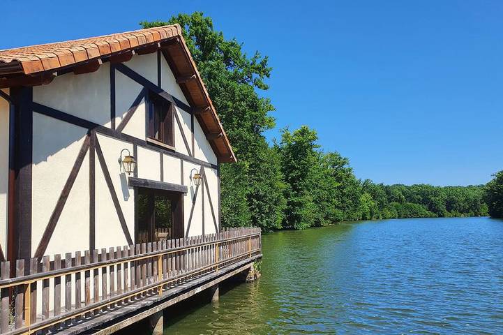 Gîte pour 7 personnes, avec jardin, animaux acceptés à Saint-Estèphe (Dordogne)