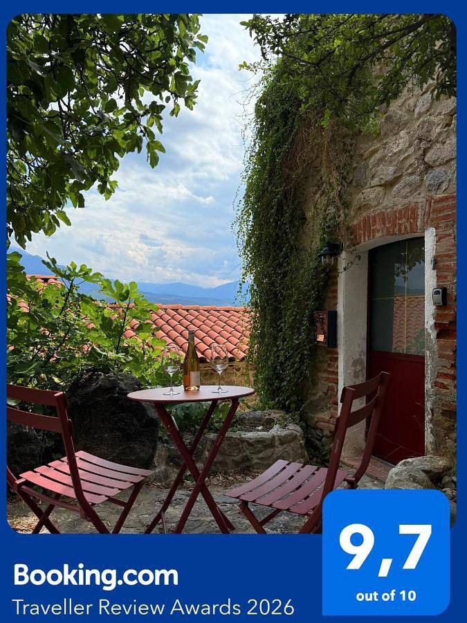 Charming stone house in Eus - Vue sur les Montagnes & Confort 2025 in Eus, Région de Prades