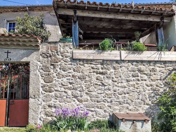 Location de vacances pour 8 personnes, avec Terrasse à Saint-André-de-Majencoules