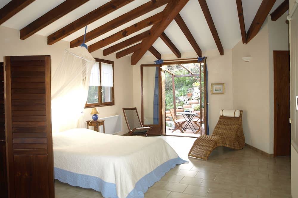 Grande villa accogliente con vista mare e piscina privata, classificata 4 stelle in Portigliolo, Coti-Chiavari