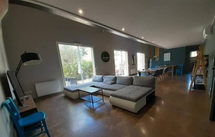 Location de vacances pour 15 personnes, avec jardin ainsi que vue et piscine à Boisseron - 4