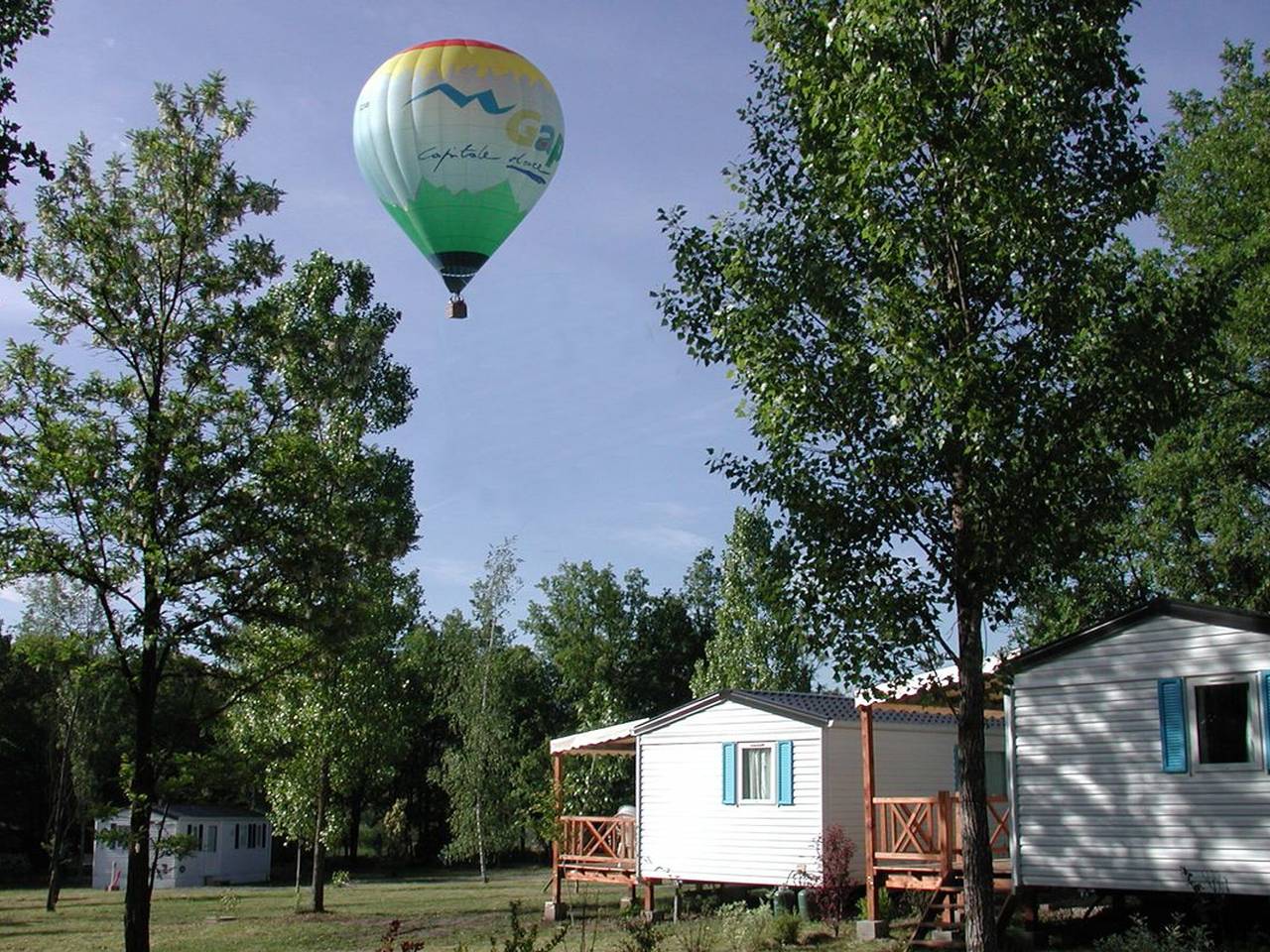 Mobil-home avec Terrasse et Cuisine Équipée à Neffes in Neffes, Région de Gap