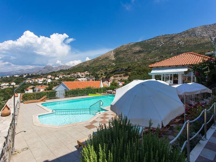 Apartment for 2 people, with terrace and pool as well as sauna in Cavtat