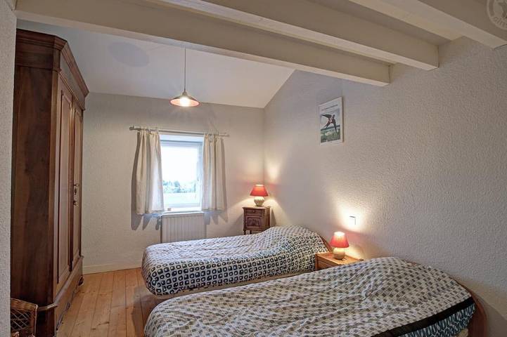 Gîte pour 4 personnes, avec jardin à Véranne - 2