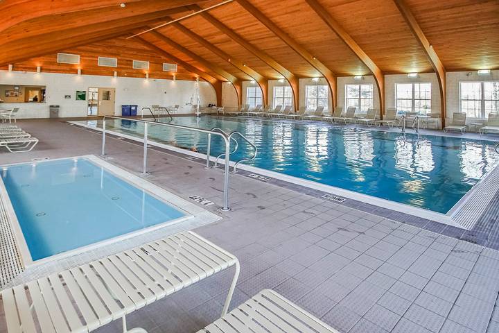 Apartamento de vacaciones para 6 personas, con jardín y piscina además de balcón y vistas al lago - 1