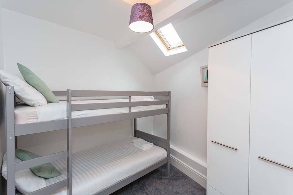Entire apartment, Cherry Property - Apple Suite in Blackpool Pleasure Beach, North West England