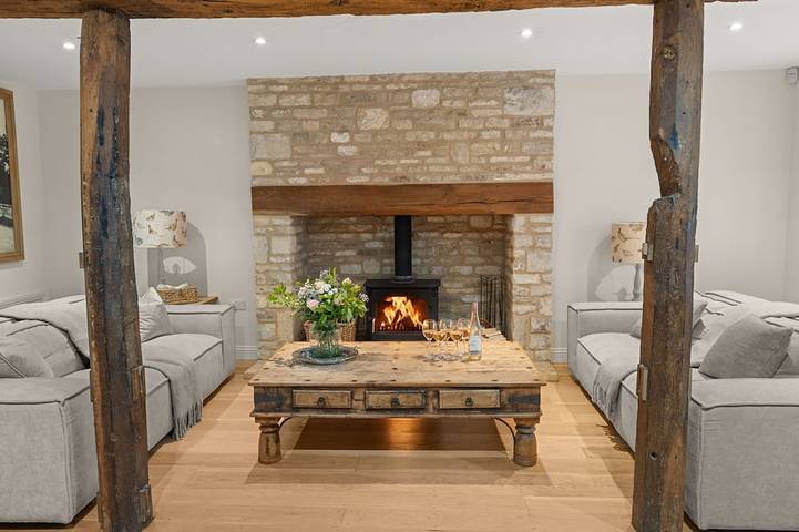 Cottage for 14 people, with Terrace and Garden in Bibury