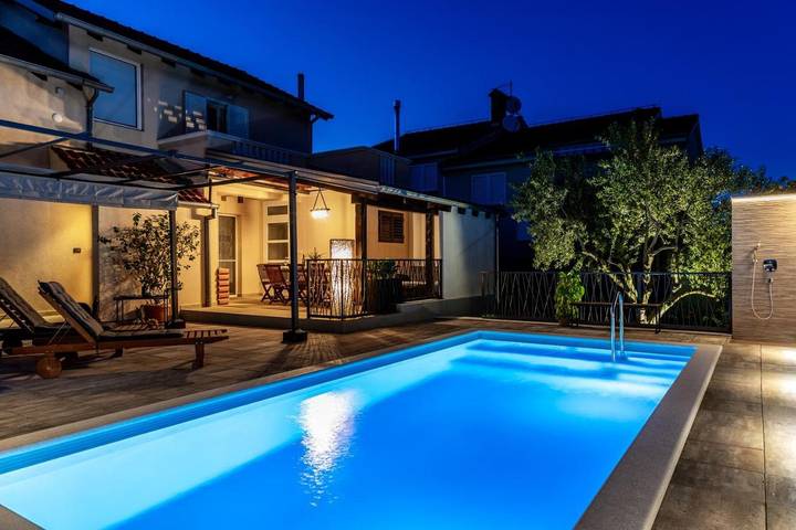 Willa dla 6 osób, z widok i basen oraz ogród, zwierzęta dozwolone - 1