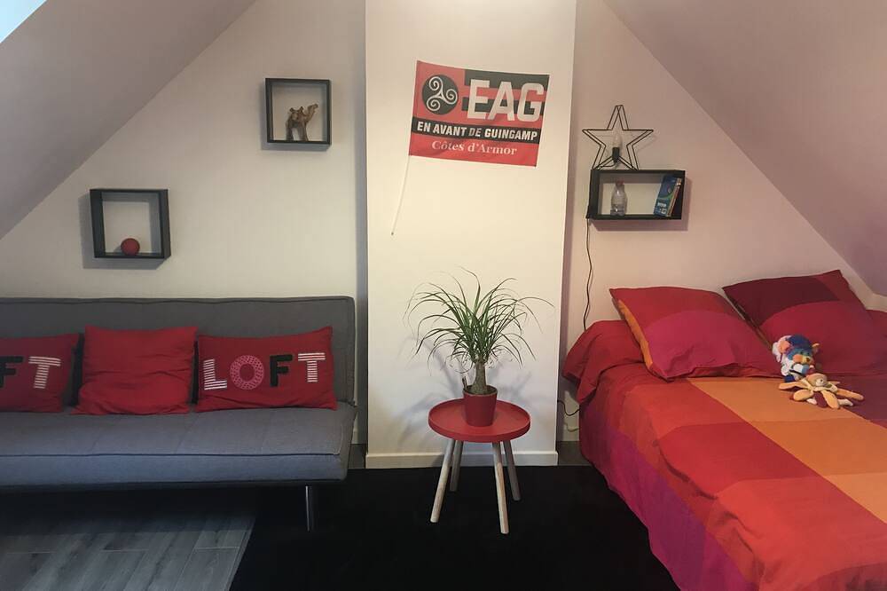 6-person weekly and weekend rental by the sea. in Étables-sur-Mer, Côte de Goëlo