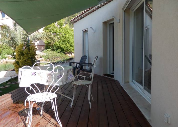 Gîte pour 2 personnes, avec jardin ainsi que terrasse et piscine à Le Luc - 4