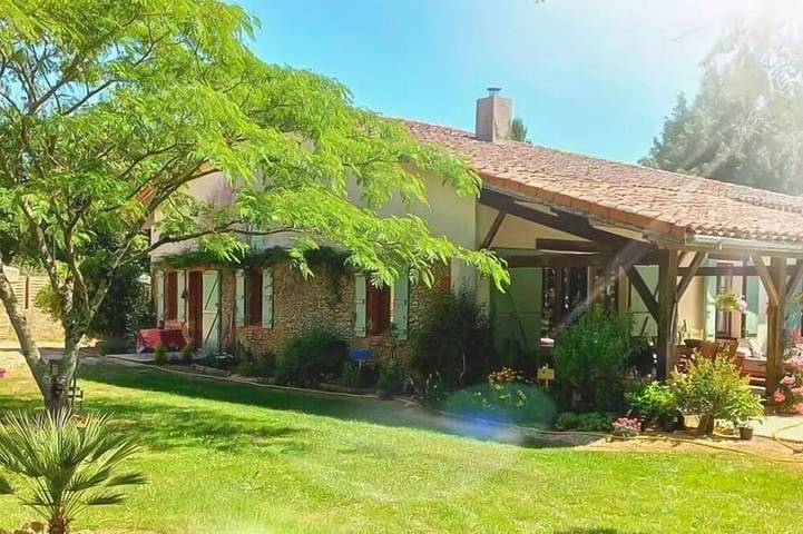 Location de vacances pour 8 personnes, avec Terrasse et Jardin à Mauléon-d'Armagnac