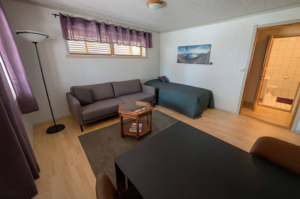 Ganze Wohnung, Warm an Cozy apartment in Tromsø, In the city but next door to nature! in Kvaløya, Tromsø