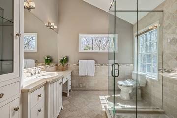 Vacation Home for 8 Guests in Northwest Harbor, North Fork, Picture 3