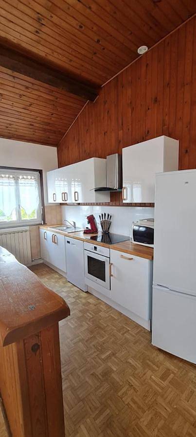 Gîte pour 6 personnes, avec sauna ainsi que jacuzzi et jardin, animaux acceptés dans Saint-Jean-Soleymieux - 4