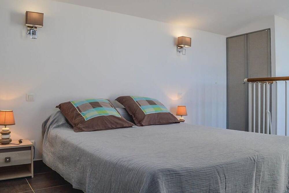 Ganze Wohnung, Duplex mit Terrassen, 500 m vom Strand entfernt, Meerblick in Residenz mit Pool in Pinarellu, Zonza