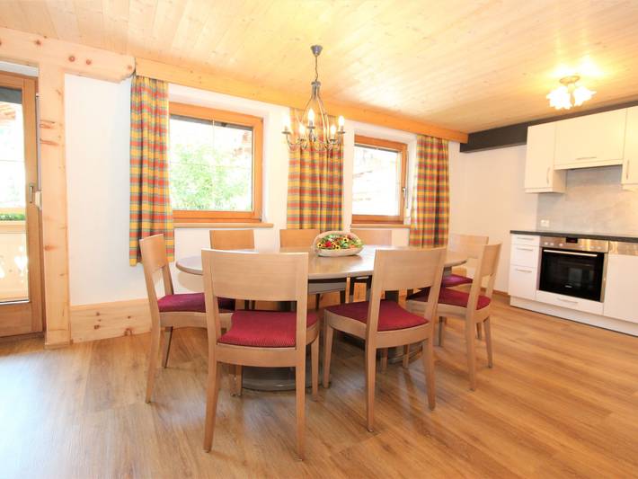 Ferienwohnung für 8 Personen, mit Balkon und Garten sowie Ausblick in Fügen - 3