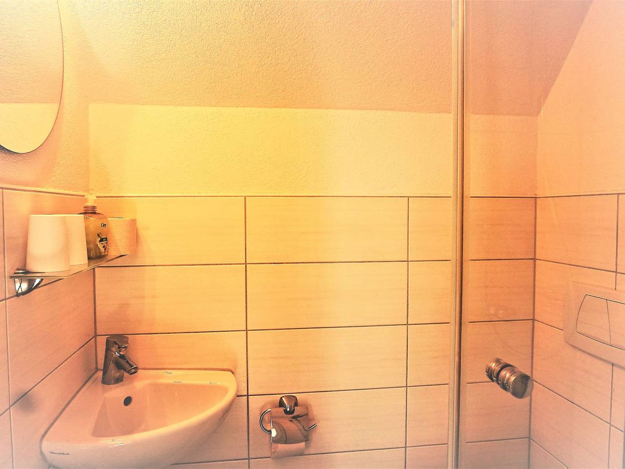 Zimmer 'Doppelzimmer Swiss' mit Seeblick und Wlan in Meersburg, Obersee (Bodensee)