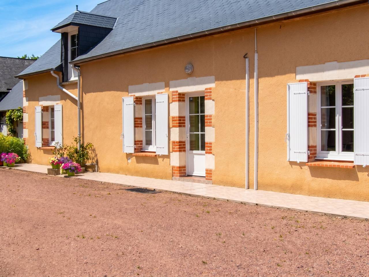 Gemütliches Haus in La Chapelle-aux-Choux mit großem Garten 70 m² in La Chapelle-aux-Choux, Loire-Tal