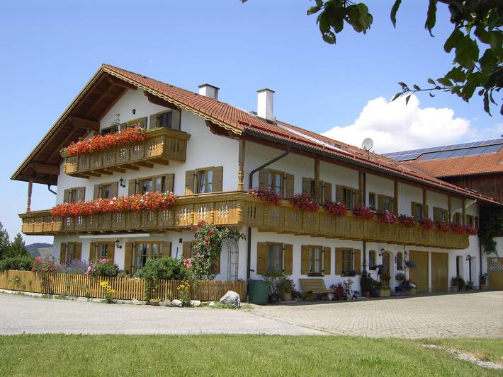 Ferienwohnung für 7 Personen, mit Balkon und Garten, kinderfreundlich in Peiting