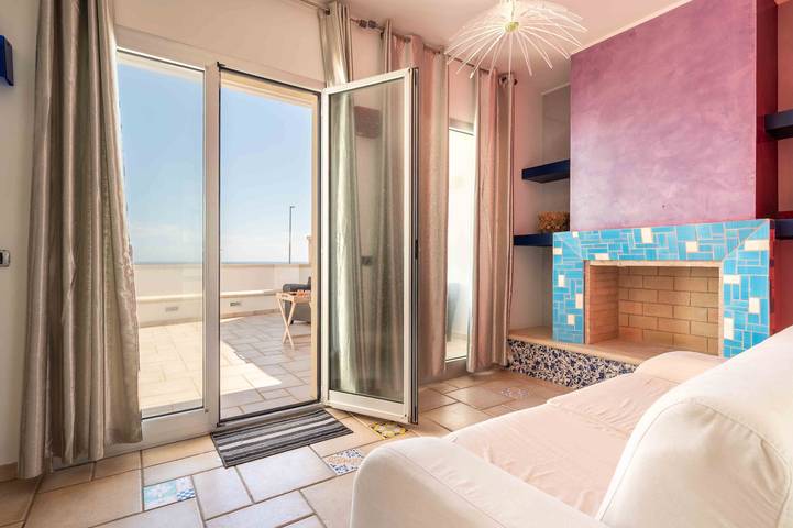 Hel lejlighed, Apartment 'Terrazza Sul Mare' with Sea View, Private Terrace and Air Conditioning in Terrazza Io Posso, Melendugno